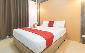 Reddoorz Plus At Edsa Congressional